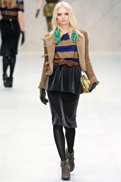 Dayrta Burberry 2012 | Todobaadka Fashion-ka London