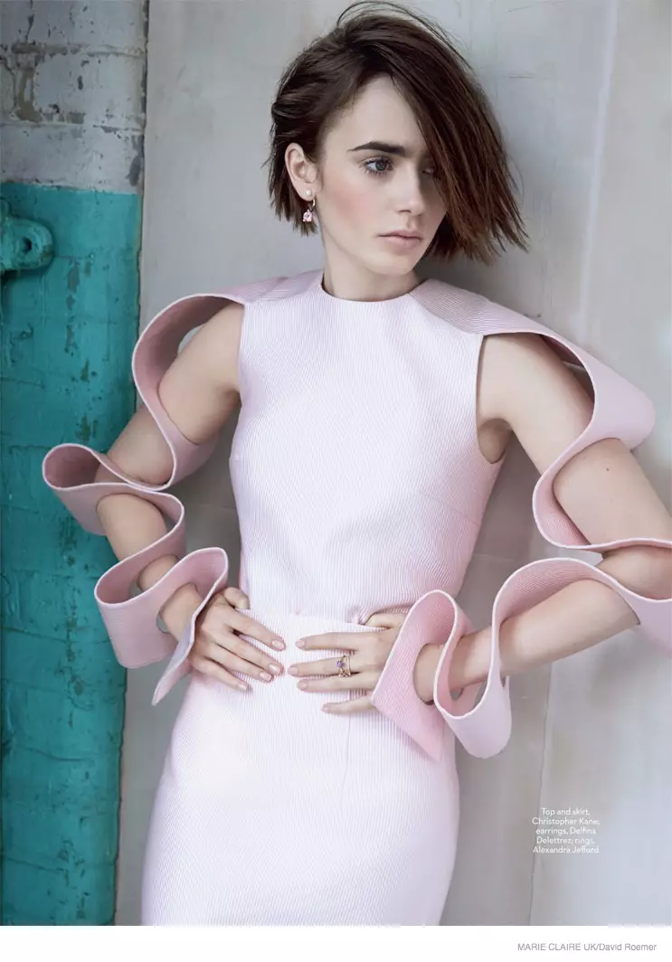 Aktrisa Lily Collins David Roemer tərəfindən Marie Claire UK Hekayəsində pozalar