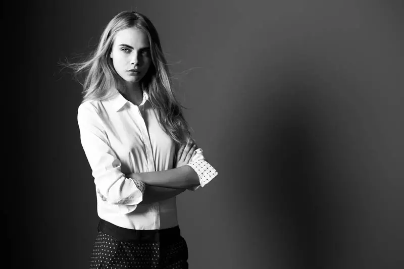 Η Cara Delevingne Fronts της Άνοιξης 2013 της καμπάνιας Beanpole