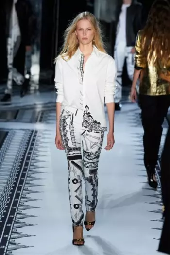 Dhidi ya Versace Inabadilisha Joto kwa Spring 2015 na Anthony Vaccarello