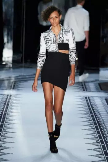 Versus Versace Entoni Vakkarello bilan 2015-yil bahorining qizg'inligini oshiradi