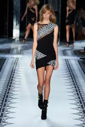 Versus Versace падымае спякоту на вясну 2015 з Энтані Вакарэла