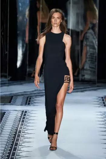 Kontraŭ Versace Turnas la Varmon por Printempo 2015 kun Anthony Vaccarello