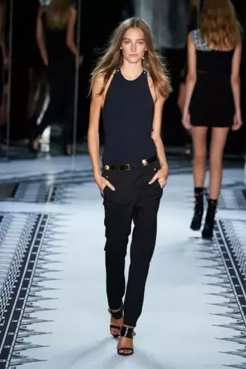 Versus Versace Ixgħel is-Sħana għar-Rebbiegħa 2015 ma' Anthony Vaccarello