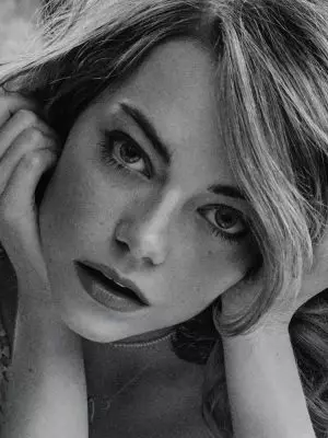 Emma Stone poseert voor Interview Magazine & Talks Andrew Garfield