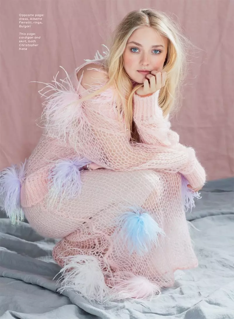 Dakota Fanning ngagem kardigan sareng rok Christopher Kane