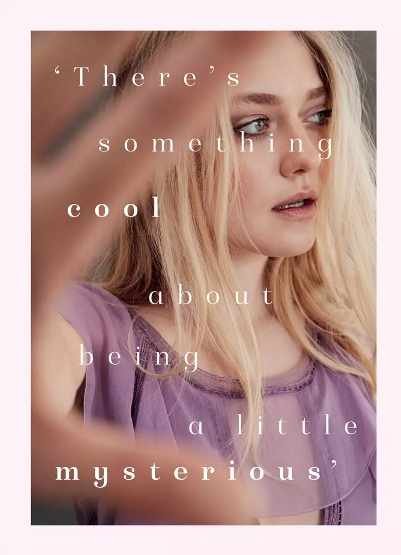 Aktris Dakota Fanning, Alberta Ferretti elbisesini giyiyor