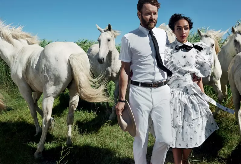 Joel Edgerton in Ruth Negga igrata v reviji Vogue. Foto: Vogue/Mario Testino