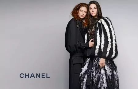 Kampaň Natalie Westling a Vittoria Ceretti Front Chanel pred jeseňou 2017