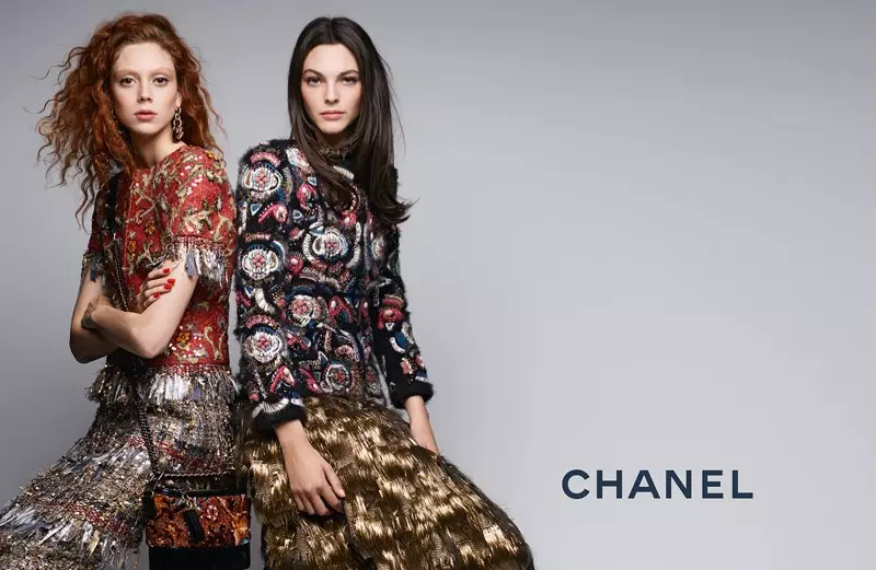 Chanel draait de glansfaktor op mei har reklamekampanje foar hjerst 2017