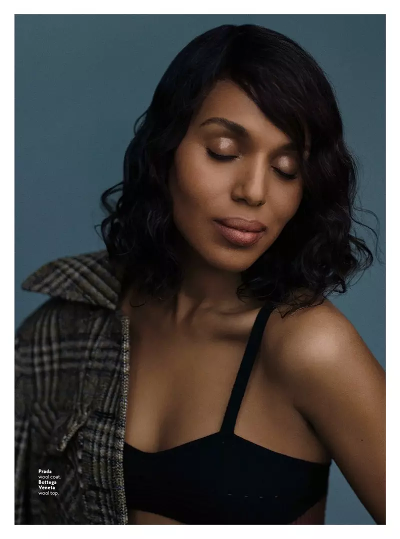 Kerry Washington သည် တောက်ပသော eyeshadow ပုံစံကို ပြသထားသည်။