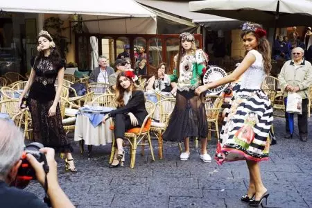 Zendaya & Thylane Blondeau Waa Dolce & Gabbana wajiyadooda cusub - Eeg sawirada masraxa dambe!