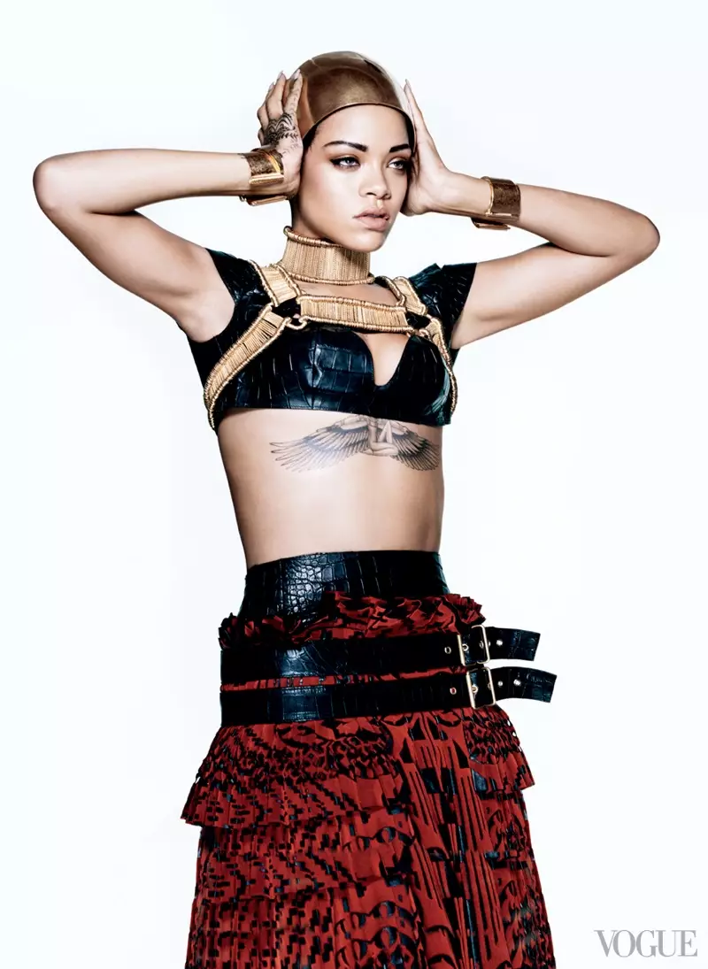 Rihannak Vogueko hirugarren azala lortu du aldizkariaren martxoko zenbakian