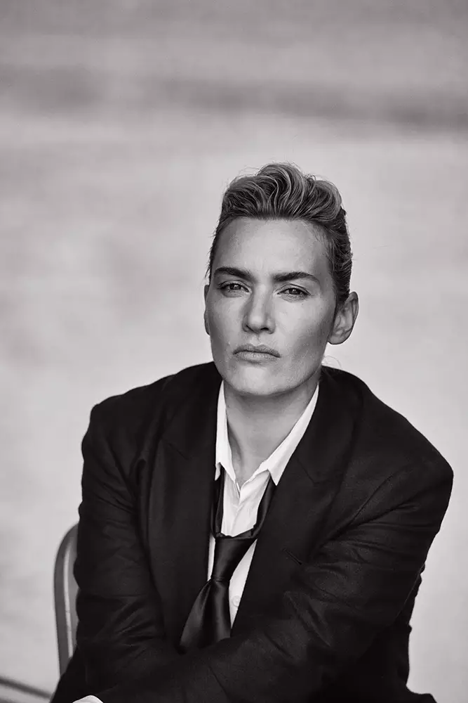 Kate-Winslet-Suit-Style-Peter-Lindbergh០៥