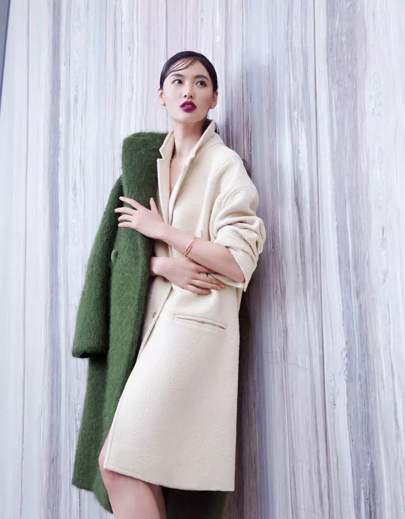 Bonnie Chen Dons Coats por Stockton Johnson en Grazia