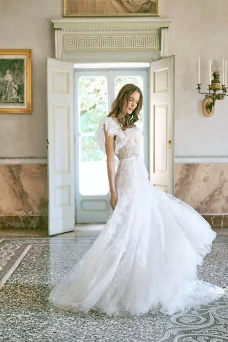 Đẹp mê hồn trong những chiếc váy mùa thu 2020 của Monique Lhuillier Bridal