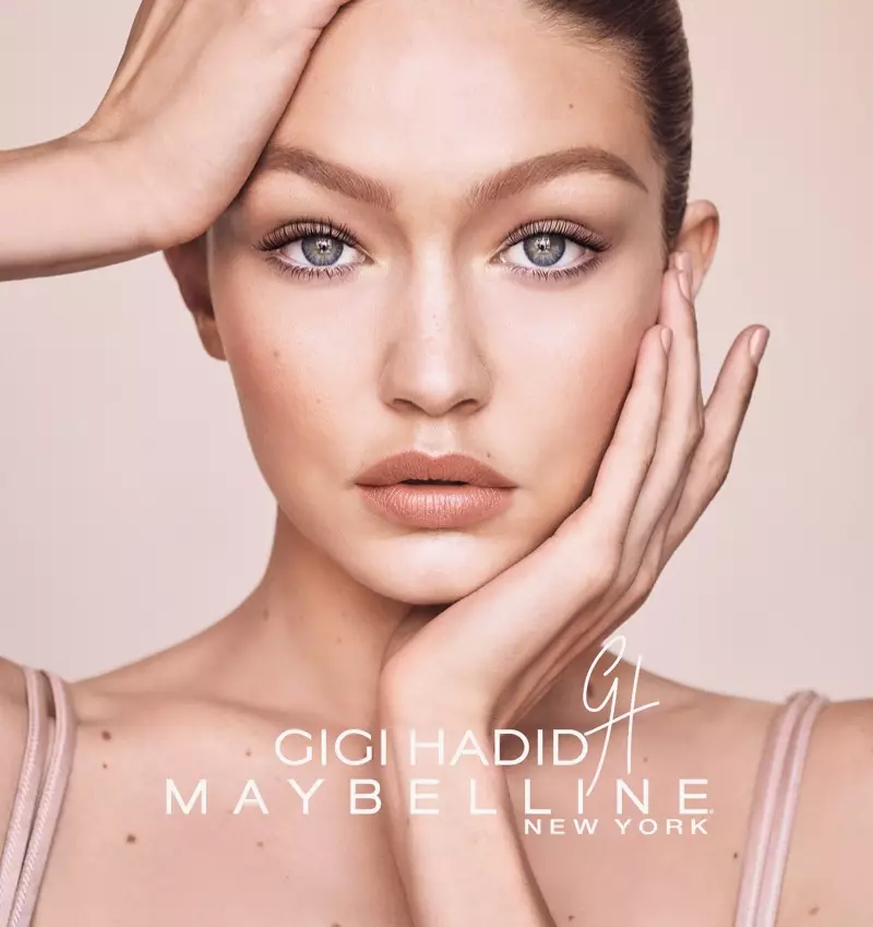 Modelja Gigi Hadid ka një shkëlqim natyral në fushatën GigixMaybelline