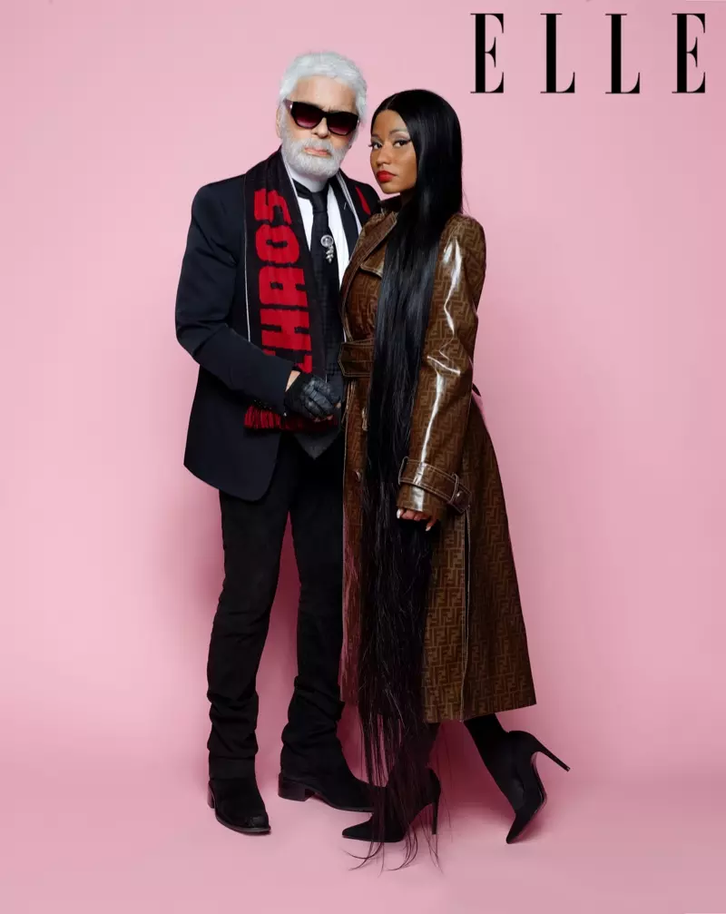 Nicki Minaj poserar med Karl Lagerfeld och bär Fendi-rock och Stuart Weitzman-pumps