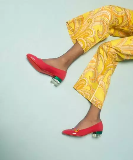 Christian Louboutin tritt für das Frühjahr 2017 in die Swinging Sixties ein