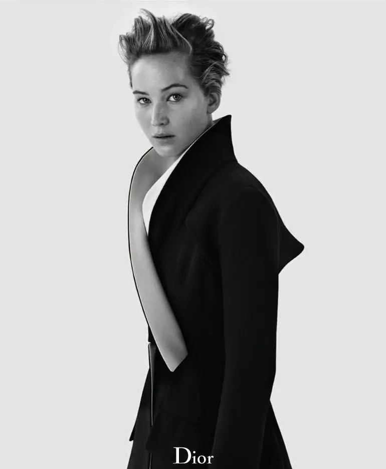 Jennifer Lawrence ulet për revistën Dior, vjeshtë/dimër 2013