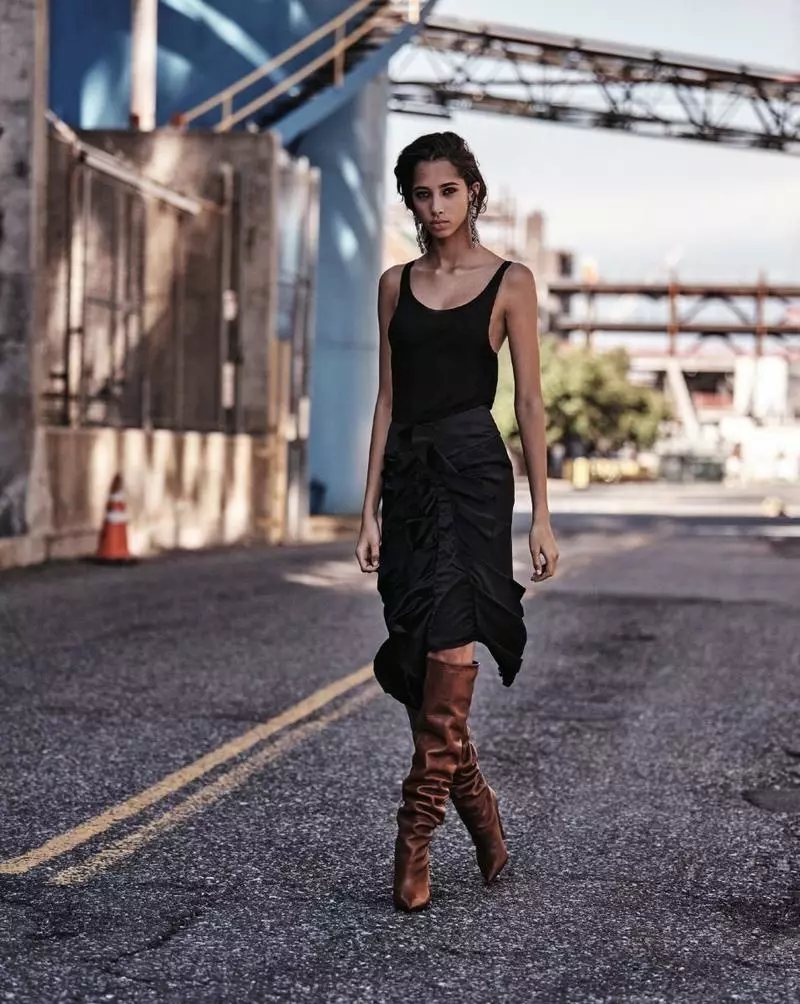 Yasmin Wijnaldum Smolders in Saint Laurent per Vogue Corea