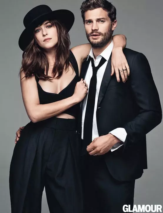 dakota-johnson-jamie-dornan-glamour-adar-2015-01