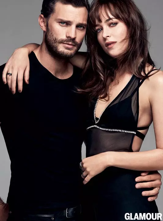 dakota-johnson-jamie-dornan-glamour-maret-2015-02