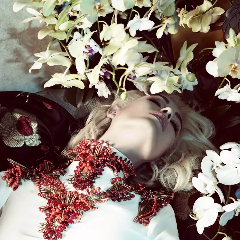 Nadja Bender Dons Ornate Looks for Vogue Japan آوریل 2013 توسط Camilla Akrans