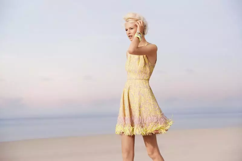 Krystal Glynn Hits the Beach para sa Thurley's Spring 2012 Campaign ni David Mandelberg