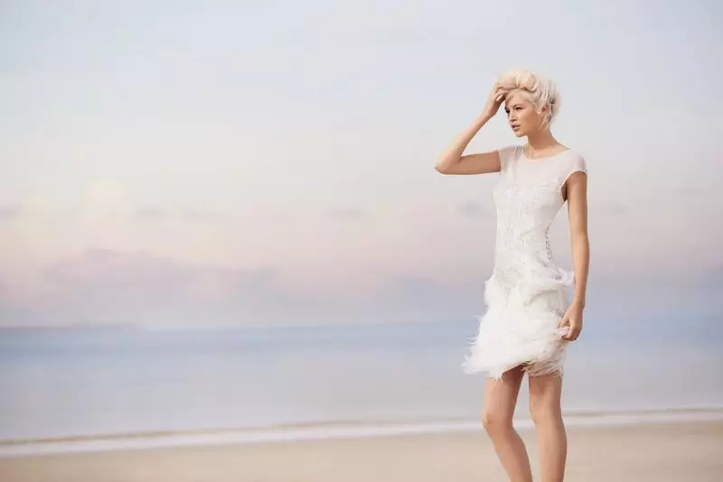 Krystal Glynn Hits the Beach para sa Thurley's Spring 2012 Campaign ni David Mandelberg