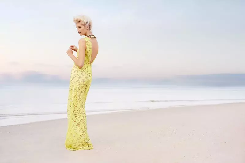 Krystal Glynn Hits the Beach para sa Thurley's Spring 2012 Campaign ni David Mandelberg