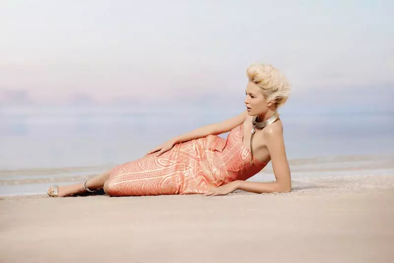 Krystal Glynn Hits the Beach para sa Thurley's Spring 2012 Campaign ni David Mandelberg