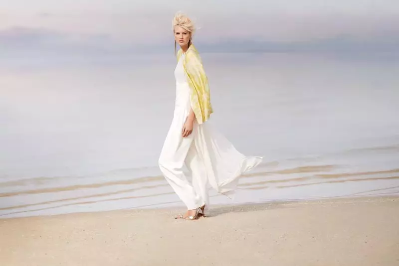 Krystal Glynn Hits the Beach para sa Thurley's Spring 2012 Campaign ni David Mandelberg