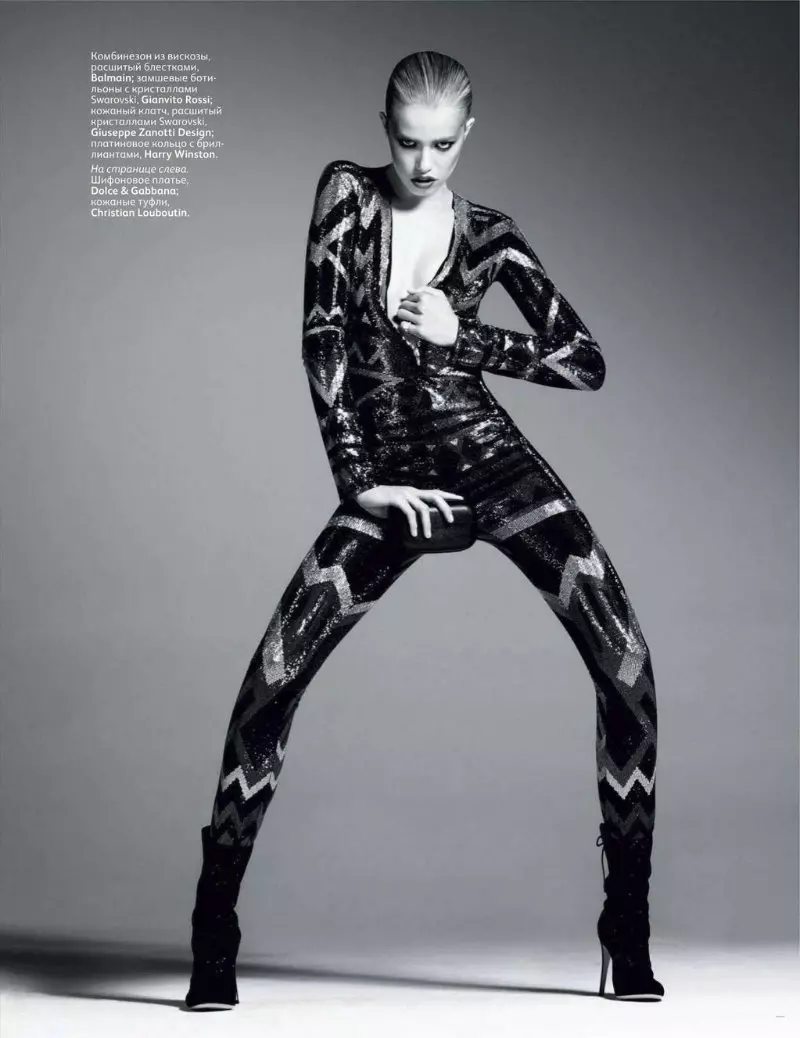 Hailey Clauson oleh Terry Tsiolis untuk Vogue Russia September 2011