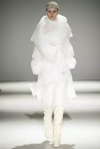 Gareth Pugh Fall/Zima 2014 | Paris Fashion Week