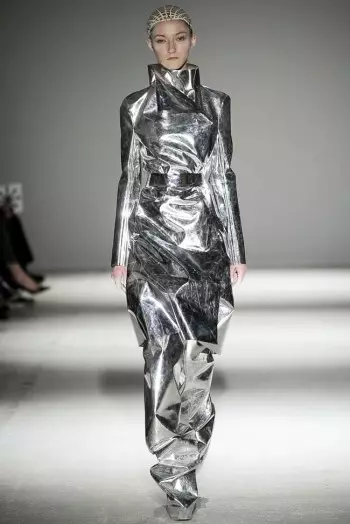 Gareth Pugh Fall/Winter 2014 | ပဲရစ်ဖက်ရှင်ရက်သတ္တပတ်