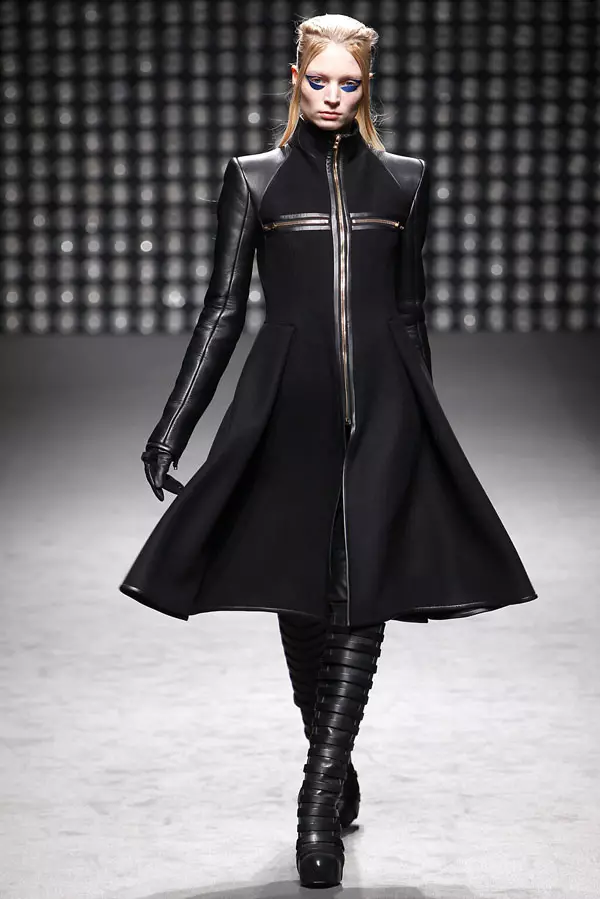 Gareth Pugh Fall 2011 | פּאַריז פאַשיאָן וואָך