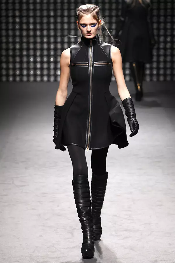 Gareth Pugh Fall 2011 | ပဲရစ်ဖက်ရှင်ရက်သတ္တပတ်