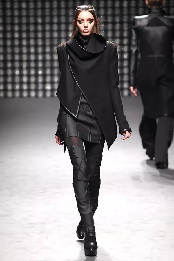 Gareth Pugh toamna 2011 | Săptămâna Modei de la Paris