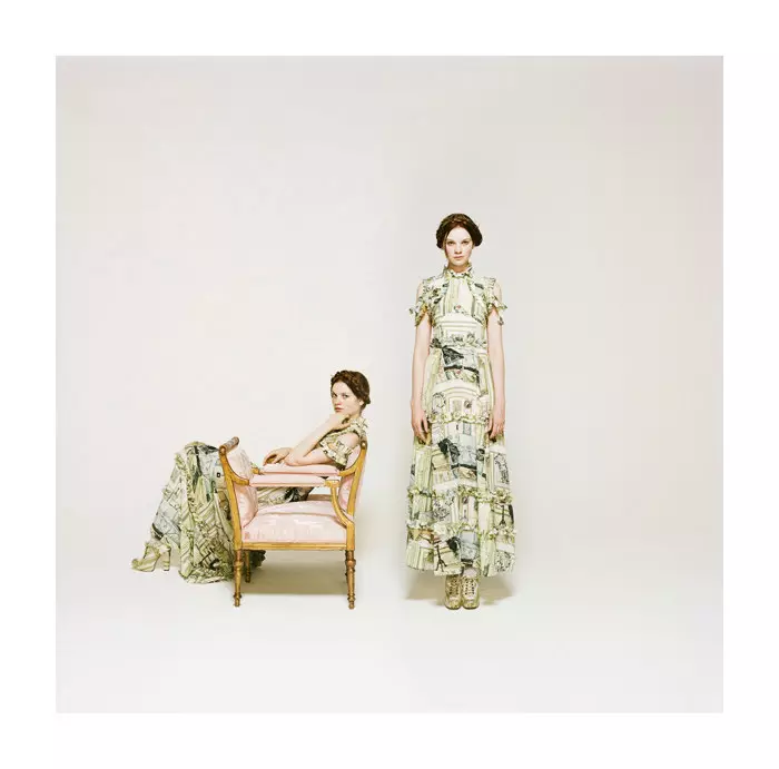 Rodarte සමාරම්භක උත්සවය සඳහා වැටීම 2011 Lookbook