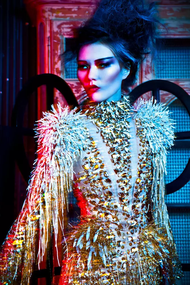 Pauline Van Der Cruysse ۽ Zhu Lin Star in a Couture Fairytale for L'Official China by Michelle du Xuan