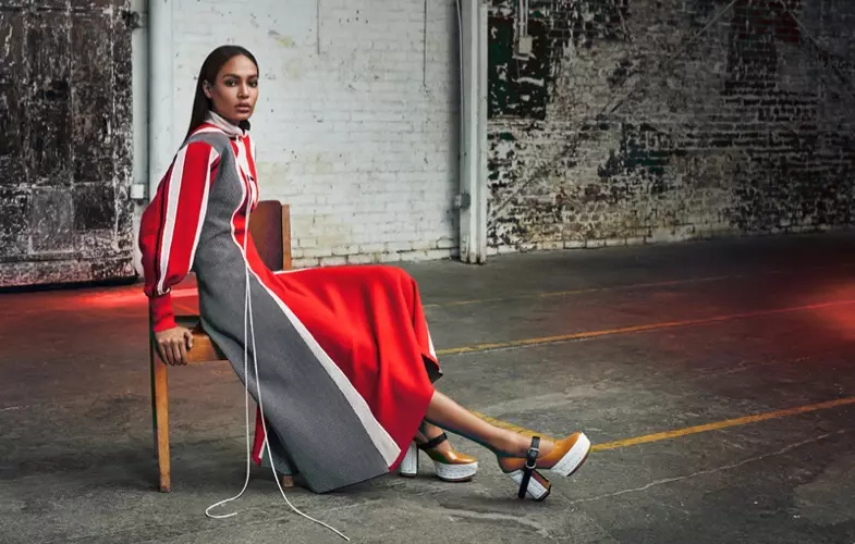 Joan Smalls โพสท่าในสไตล์เพรียวบางให้กับ ELLE Russia