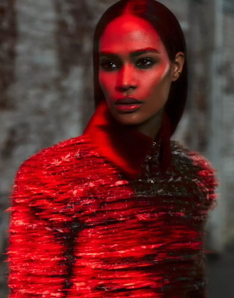 Joan Smalls 为 ELLE 俄罗斯设计时尚造型