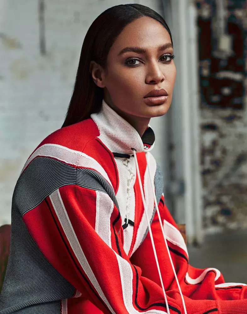 Joan Smalls 為 ELLE 俄羅斯設計時尚造型