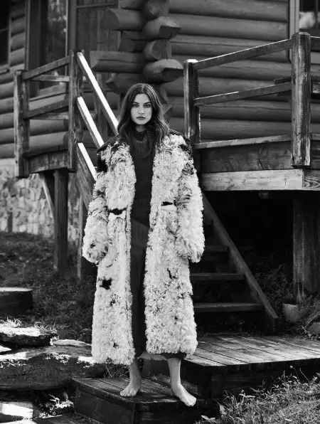 Jacquelyn Jablonski Model Pakaian Luar Mewah untuk Vogue Mexico