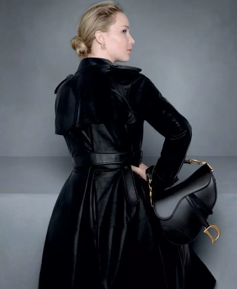 Jennifer Lawrence posa na campaña de Dior antes do outono de 2020