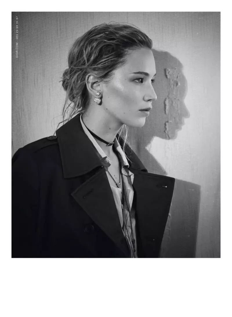 Mostrando il suo profilo, Jennifer Lawrence è la protagonista della campagna pre-autunno 2018 di Dior