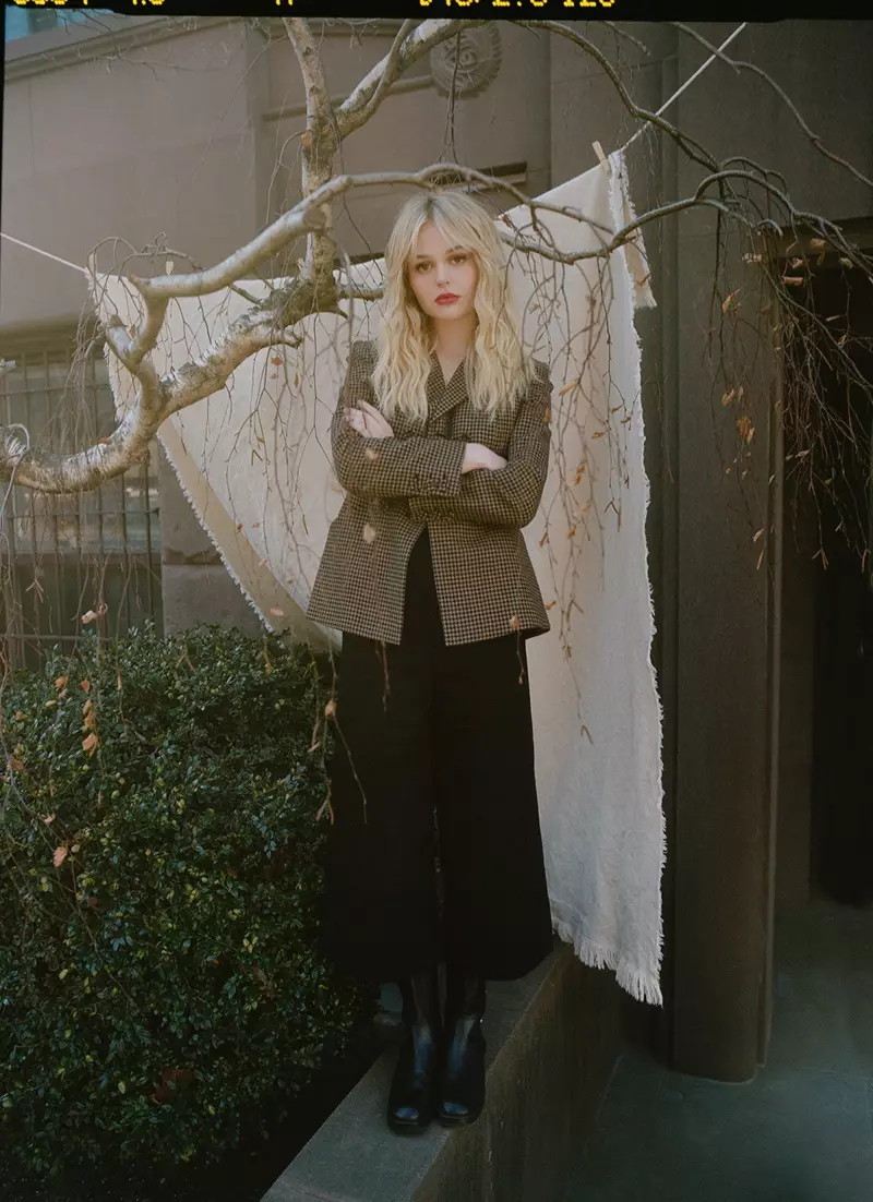 Emily Alyn Lind. Poto: Lucas Garrido / Harper urang Bazaar AS