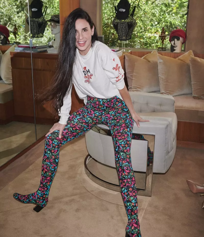 Demi Moore posa em casa para o longa