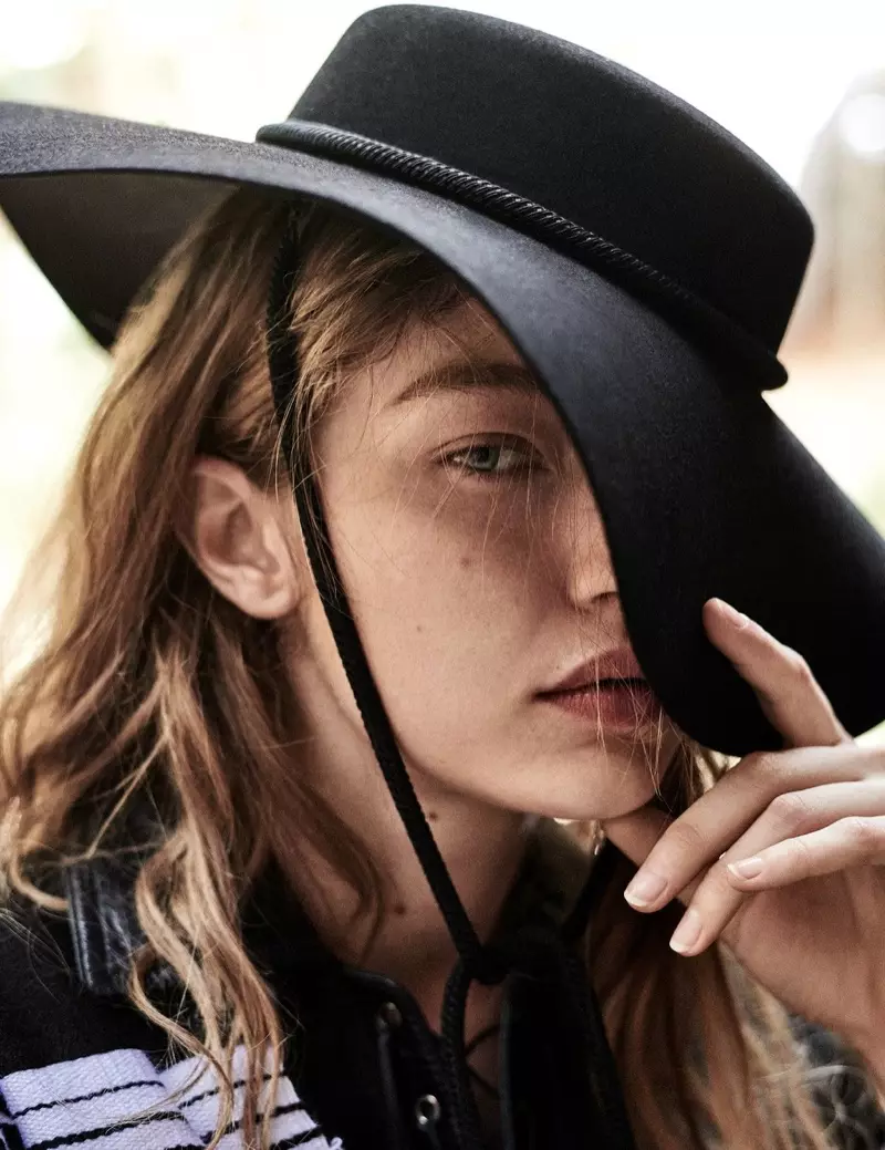 지지 하디드(Gigi Hadid)가 멕시코 보그(Vogue Mexico)를 위해 웨스턴 스타일을 선보입니다.